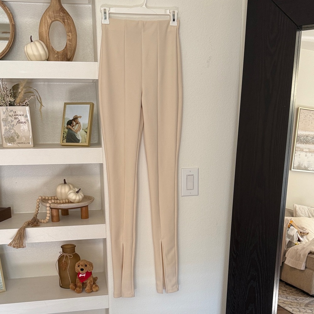 Zara NWOT Cream Women's Pants